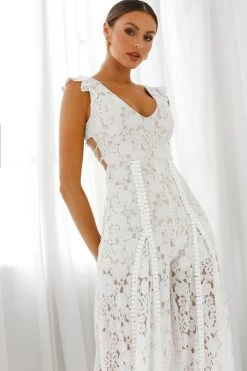 Take Note Laced-Back Frill Shoulder Lace Jumpsuit White 10 Take Note Laced-Back Frill Shoulder Lace Jumpsuit White -Fashion women's clothing 26905D01 WHITE 2