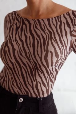 Juni Long Sleeve Low Back Mesh Bodysuit Tiger Print -Fashion women's clothing 27550B TIGER 4