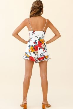 Janie Ruched Bust Ruffle Hem Romper Floral Bouquet Print White 10 Janie Ruched Bust Ruffle Hem Romper Floral Bouquet Print White -Fashion women's clothing 62800B01 WHITE 5
