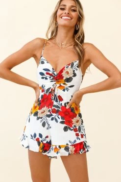 Janie Ruched Bust Ruffle Hem Romper Floral Bouquet Print White 11 Janie Ruched Bust Ruffle Hem Romper Floral Bouquet Print White -Fashion women's clothing 62800B01 WHITE 6
