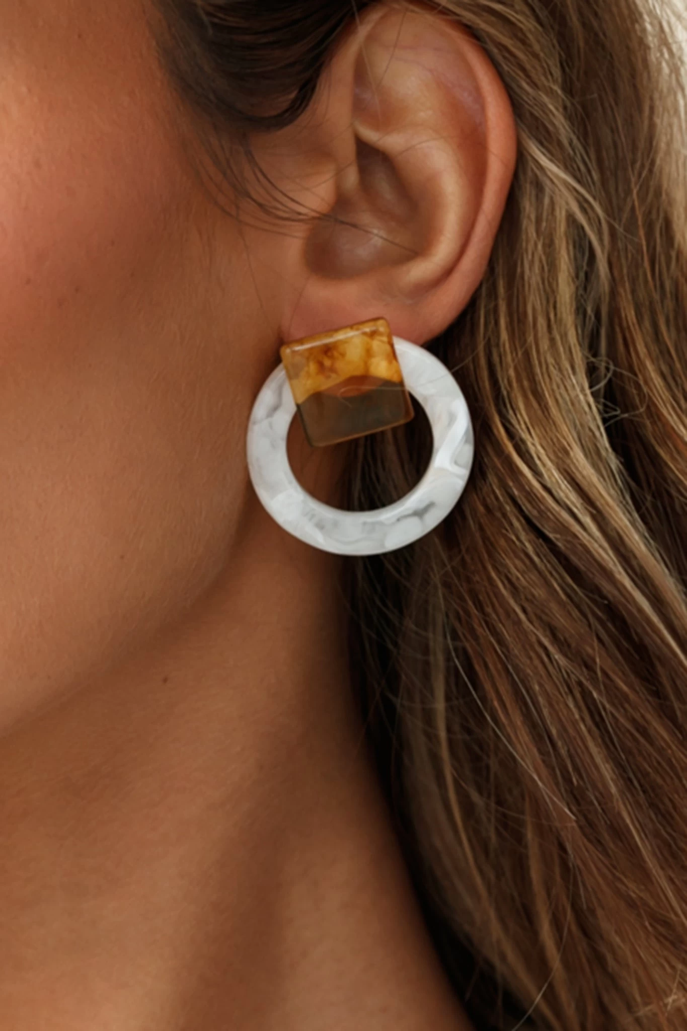 Endearing Marbled Square Circle Earrings Beige 1 Endearing Marbled Square Circle Earrings Beige