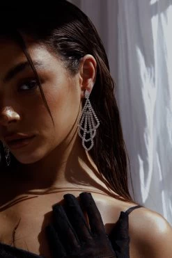 Evangelina Chandelier Earrings Silver 7 Evangelina Chandelier Earrings Silver -Fashion women's clothing ER00088 20SILVER 4