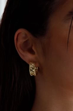 Gracie Etched Small Hoop Earrings Gold 5 Gracie Etched Small Hoop Earrings Gold -Fashion women's clothing ER00100 20GOLD 2