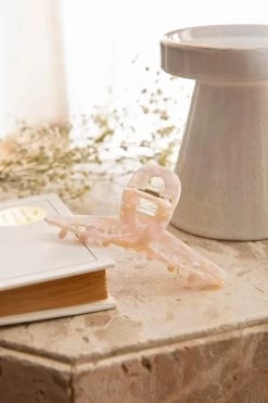 Faye Marbled Hair Clip Pink