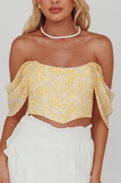 Brandy Off-Shoulder Pointed Hem Crop Top Mottled Print Yellow 8 Brandy Off-Shoulder Pointed Hem Crop Top Mottled Print Yellow -Fashion women's clothing KJ0162D T 20YELLOW 4