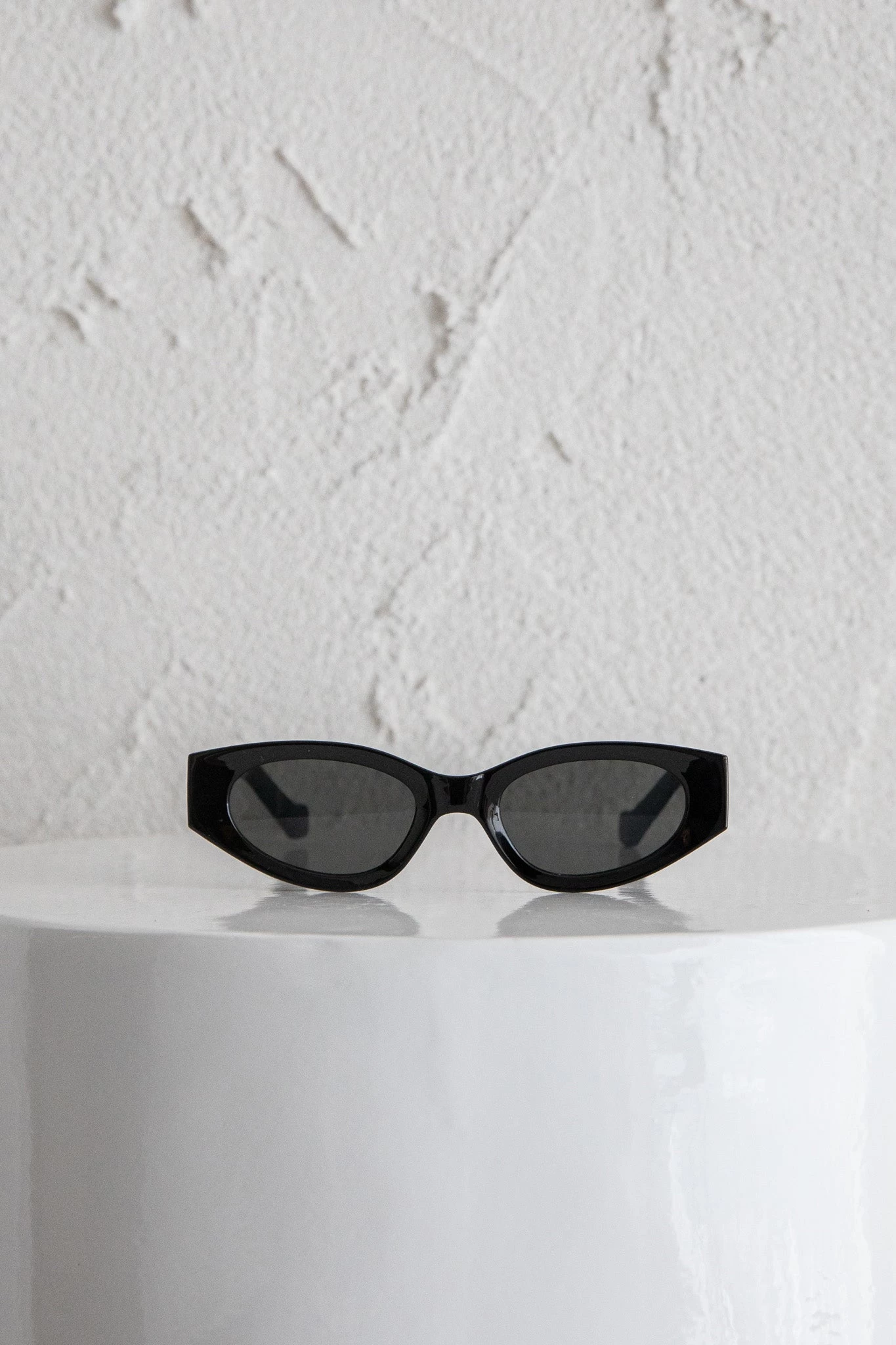 Janis Cat-eye Acetate Sunglasses Black 2 Janis Cat-eye Acetate Sunglasses Black - Image 2