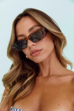 Monica Classic 90's Square Frame Sunglasses Tort 9 Monica Classic 90's Square Frame Sunglasses Tort -Fashion women's clothing SG004TORT 3