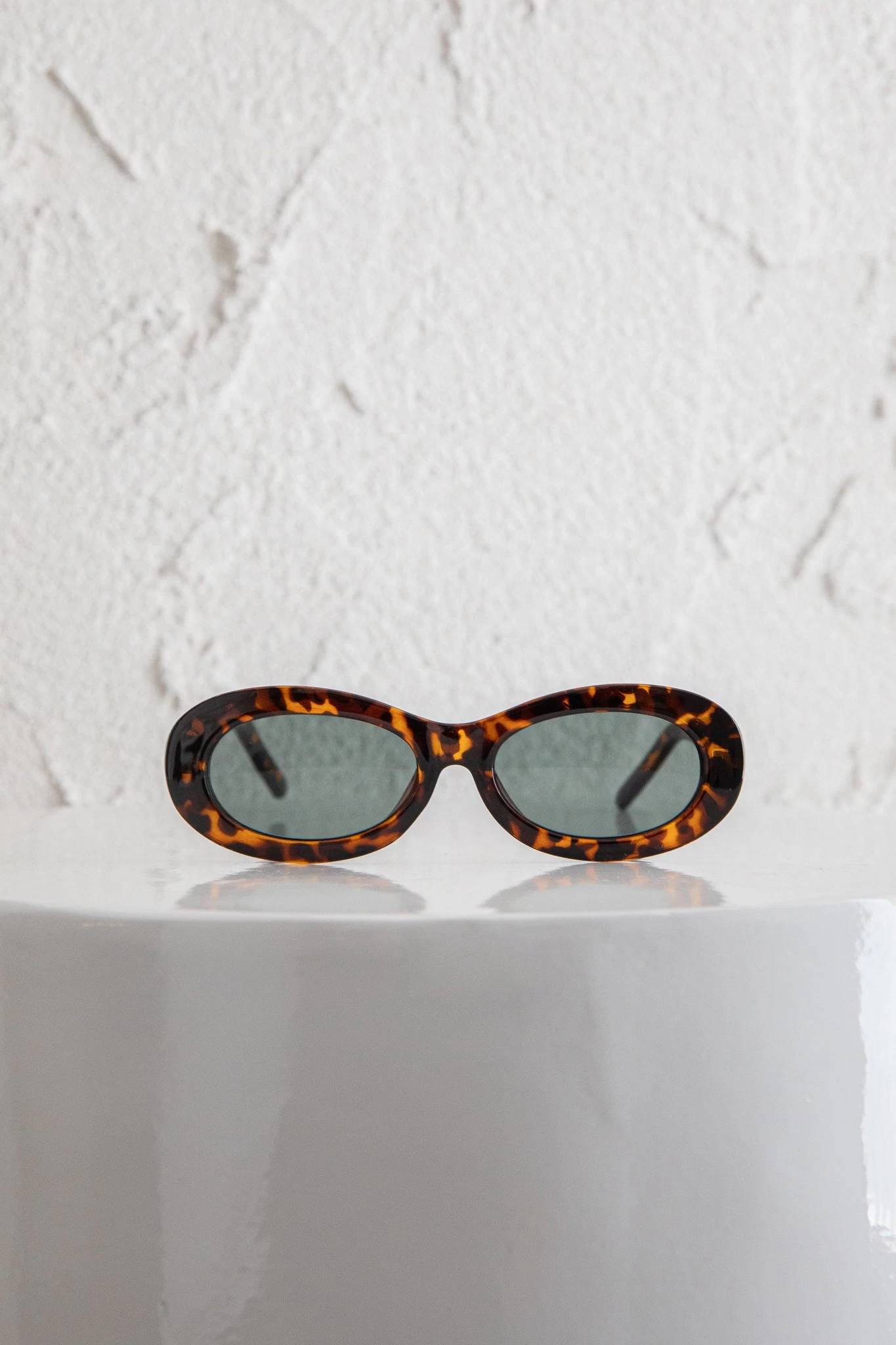 Riptide Oval Sunglasses Tort 2 Riptide Oval Sunglasses Tort - Image 2