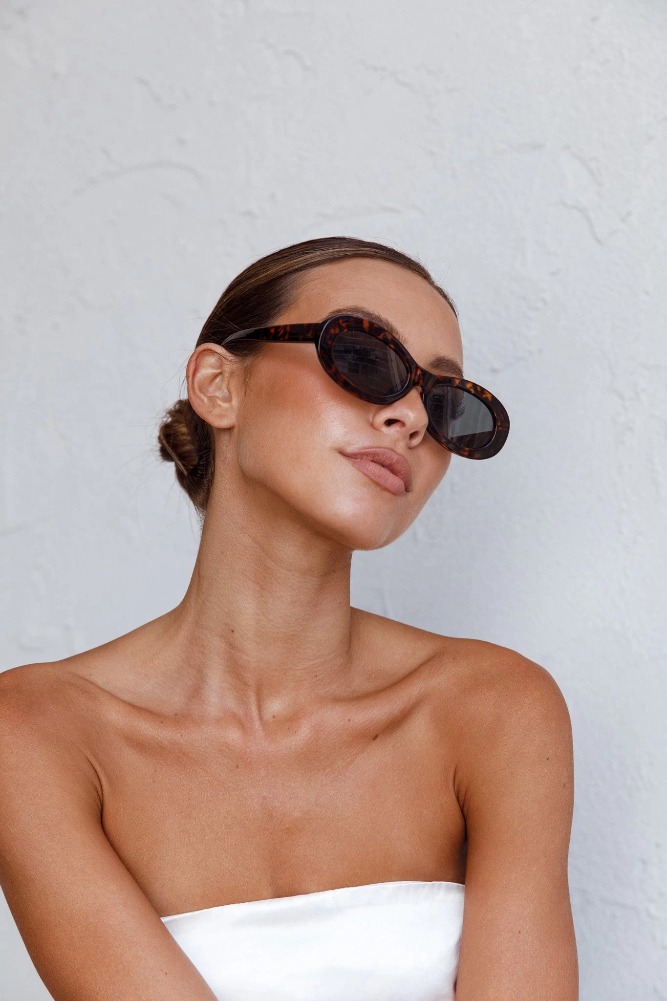 Riptide Oval Sunglasses Tort 4 Riptide Oval Sunglasses Tort - Image 4