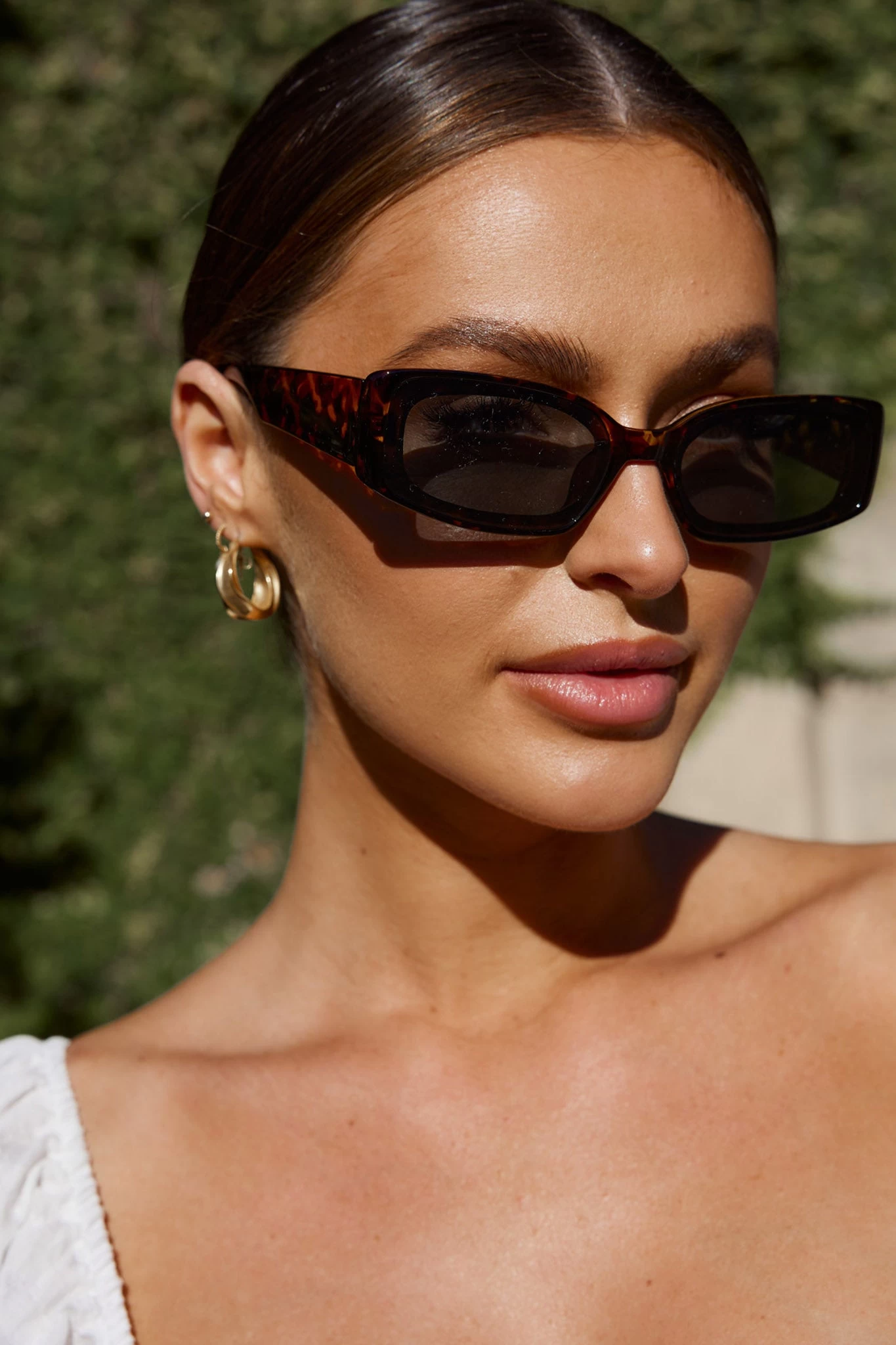 Kendall Slim Rectangle Sunglasses Tortoiseshell Brown 1 Kendall Slim Rectangle Sunglasses Tortoiseshell Brown