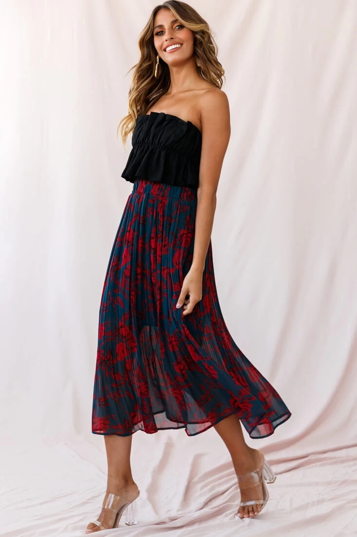 Caroline Accordion Pleat Midi Skirt Forest Green/Red 2 Caroline Accordion Pleat Midi Skirt Forest Green/Red - Image 2